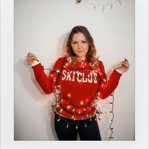 H&M Red Crew Neck Jacquard-Knit Sweater Medium Like New